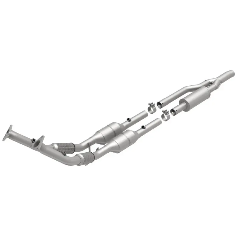MagnaFlow Direct Fit Catalytic Converter 06- Audi A3 Quattro 3.2L
