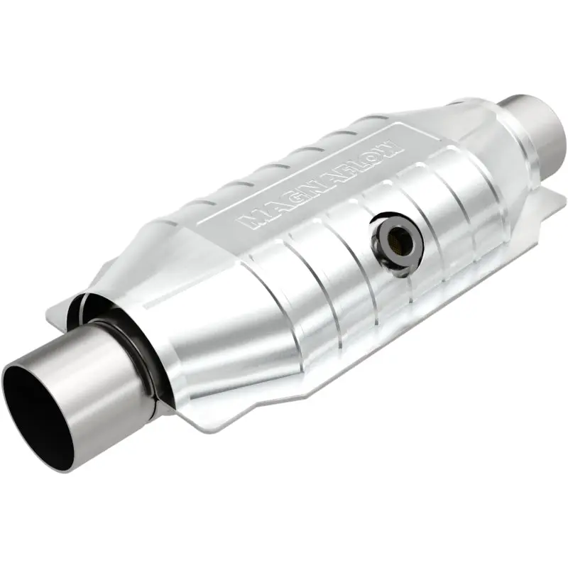 MagnaFlow Universal Catalytic Converter 2.5 Inch Mid Pipe O2 Sensor